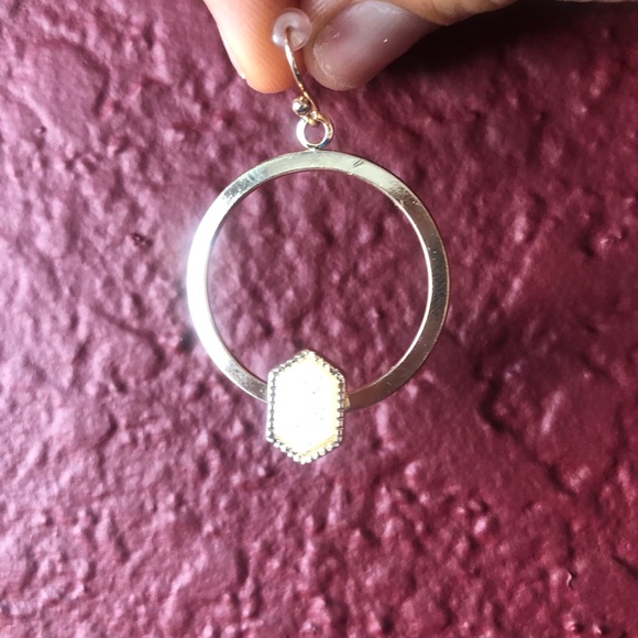 ⭐️Costumers FavNew Gold Geometric Circle❤️ - Picture 6 of 7